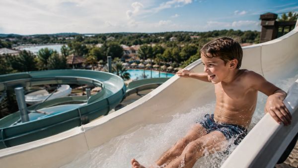 Sensations fortes toboggan enfant : quel âge minimum recommandés ?
