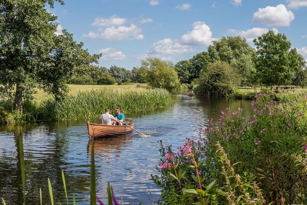 Quelles sont les activités de camping bord de rivière qui favorisent la détente ?