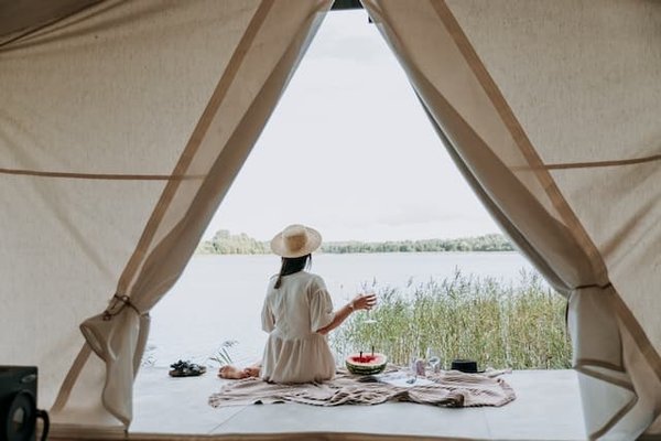Quels sont les types de camping qui offrent le plus de détente à Hyères les Palmiers ?