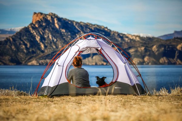Quels sont les meilleurs conseils pour camper en toute sérénité en Corse ?