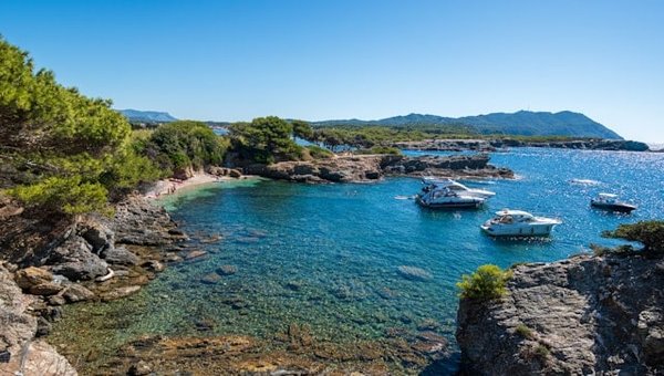 Découvrez le Luxe du Plein Air : Top des Campings 5 Étoiles dans le Var